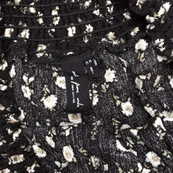 UO our from under flowy short - Picture 3 of 4